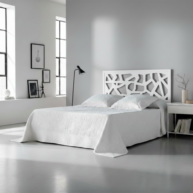 Cabecero de forja moderno modelo Sevilla de corte láser en color negro para cama de matrimonio.