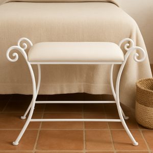 Banco de quarto Huelva em branco aos pés da cama